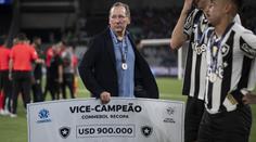 Šéf Lyonu o sobě dal znovu vědět. V Brazílii zahodil stříbrnou medaili