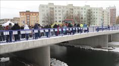 Konec dlouhých kolon. V Opavě otevřeli nový most, starý zničily povodně