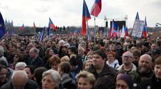Protivládní demonstrace na Letné. Dorazilo až 250 tisíc lidí, oznámil Minář