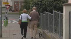 Mladí se do partnerství nehrnou. Přednost dávají cestování a kariéře