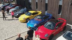 Jizerské hory hostily sraz Porsche. Nechyběli veteráni ani novinky