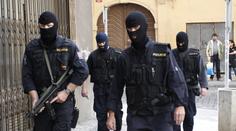 Policie mu nezákonně vtrhla do firmy. Žádá rekordní odškodné!