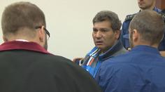 Muž u soudu vydává jen skřeky. Tlumočníka pro něj hledají marně