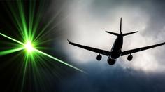 Letadla na Ruzyni oslepoval v noci laser! Útočníky hledá policie