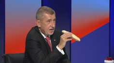 Babiš přinesl Fialovi rohlík s Nutellou. Premiér špatně tipnul cenu pečiva