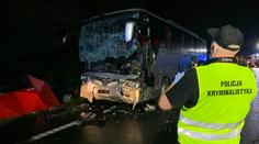 Autobus při srážce v Polsku rozdrtil dodávku, zemřelo 9 lidí