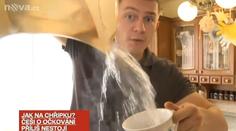 Jak léčí Češi chřipku? Reportér TV Nova vyzkoušel recepty z jehličí a cibule