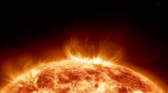 Zemi může zasáhnout masivní erupce. Na Slunci vyrostla gigantická skvrna