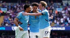 Loučící se De Bruyne režíroval famózní otočku. City se vrací na čtvrté místo