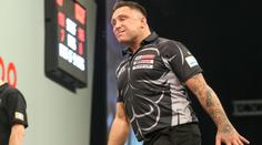 První kolo Dutch Darts Masters nabídlo zkázu favoritů. Domácí hráči se blýskli