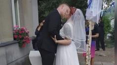 Během svatby zmizel ženich. Do pátrání se pustili svatebčané i policie s psovody