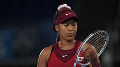 Bylo toho na mě příliš, řekla se slzami Ósakaová po prohře s Vondroušovou