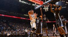 Golden State zachránilo až prodloužení. Stále jsou neporažení