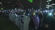 Německo neschválilo zákon o zpřísnění migrace. Protesty v ulicích ale pokračují