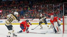 Pastrňákův gól na výhru nestačil. David Kaše debutoval v NHL