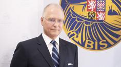 NATO je v ohrožení, varoval šéf BIS. Chválil zadržení údajného čínského špeha