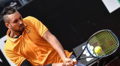 Kyrgios na kurtu zase řádil, soupeře vyškolil hned prvním podáním
