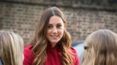 Vévodkyně Kate šokovala šedivými vlasy! Zmáhá ji péče o malého prince?