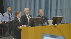 Norský masový vrah Breivik žaluje stát. Osobně se dostavil k soudu