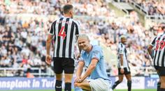 Manchester City zachraňoval bod v Newcastlu. Chelsea ostudně padla s Leedsem