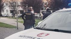 Cizinec přepadl postiženého muže. V centru Pardubic ho měl zbít a okrást
