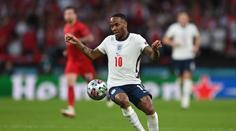 Sterling si svými výkony řekl o nové angažmá. Půjde do Španělska?