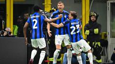 Milánské derby ovládl Inter. Udeřil dvakrát během úvodních jedenácti minut