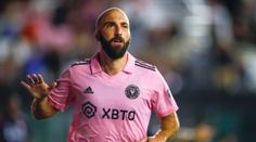 VIDEO: Higuaín ukázal svou extratřídu. V MLS dal úžasný gól z přímáku