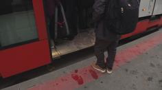 Vozíčkáři to v Praze nemají jednoduché. Město je plné překážek