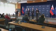 Ministr Kulhánek se tradičně na první zahraniční cestu vydal na Slovensko