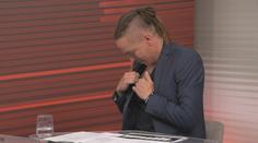 Bartoš ve vysílání ukázal tetování. Chodí mi různé nemravné věci, prohlásil