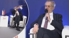 Zeman porušil opatření, při jednání s prezidenty V4 si sundal roušku!