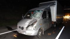 Muž vběhl na dálnici před auto, sebevražda se mu nepovedla