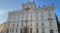 Zásah policie na pražském arcibiskupství. NCOZ prověřuje podvod