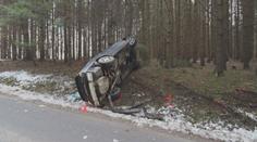 Zfetovaný řidič ujížděl policistům. Přišli mu na zákaz řízení i nedovolené úpravy