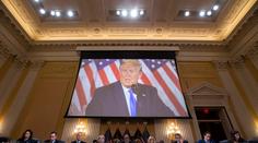 Sněmovní výbor zveřejnil dokument o Trumpově roli v událostech z 6. ledna