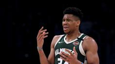 Nejlepší tým NBA potřetí v řadě prohrál. Největší hvězda znovu nehrála