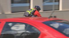 Policie na Písecku vyšetřuje smrt seniorky. Našli ji v příkopu u silnice