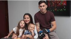 UFC zápasník bojuje za úsměv své dcery. Vybojuje peníze na operaci?