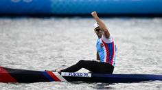 Fuksa, pan pohodička. Začínal s hokejem, na olympiádě závodil i jeho táta