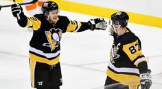 Crosbyho show. Hvězdný forvard zapsal v NHL gól číslo 500, trefil se i Chytil