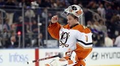 Mistr světa Dostál zavřel branku i v NHL. Kraluje statistikám celé soutěže