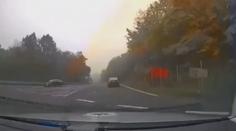 Zdrogovaný muž v autě ujížděl policii. Ta ho kvůli krádežím hledala už od léta