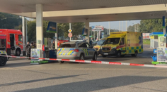 Drama na benzínce v Praze. Muž se bodal do krku, zemřel před zraky policie
