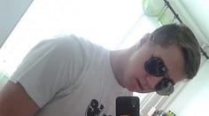 Hledá se vyděrač: Chtěl po dívce sex, jinak prý zveřejní intimní foto!
