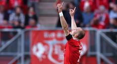 Černý si začal užívat fotbal. Na srazu reprezentace zazpíval parťákovi z klubu