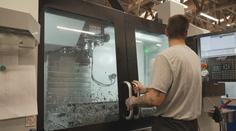 Nejprestižnější práce za mřížemi. Vězni vyrábějí součástky do letadel