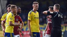 Komise rozhodčích: Penalta pro Spartu měla být. Chybu sudí ale udělali