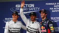 Hamilton urval v Melbourne pole position. Proháněl ho Red Bull, ale ne Vettelův
