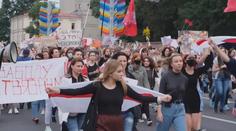 Běloruskem dál zmítají demonstrace. Policie zadržela stovky dalších lidí